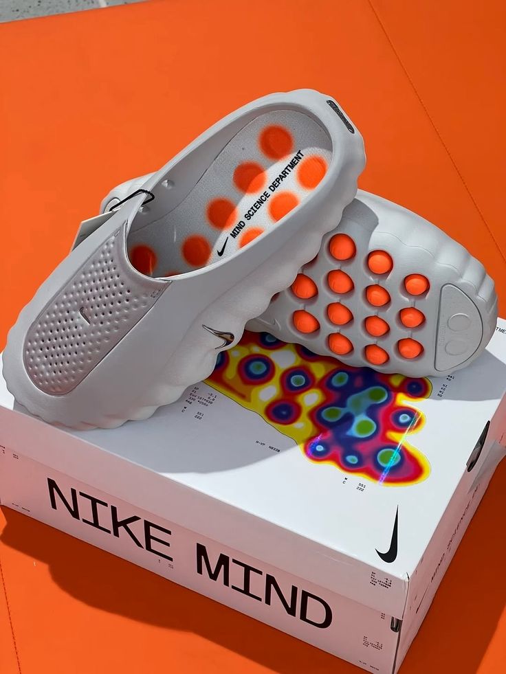 NIKE MIND 001
