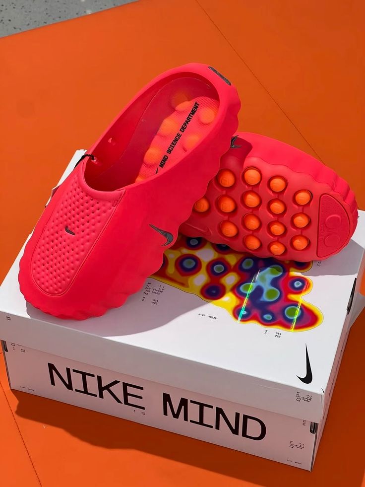 NIKE MIND 001